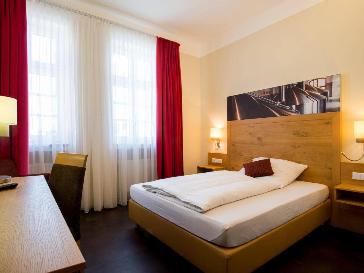Hotel Brauereigasthof Amberger Kosching Экстерьер фото